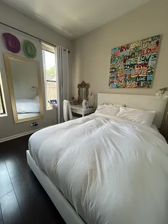 $3,195 | 1657 North Halsted Street, Unit 1R, Chicago, IL 60614