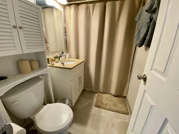 $3,195 | 1657 North Halsted Street, Unit 1R, Chicago, IL 60614
