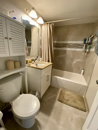 $3,195 | 1657 North Halsted Street, Unit 1R, Chicago, IL 60614