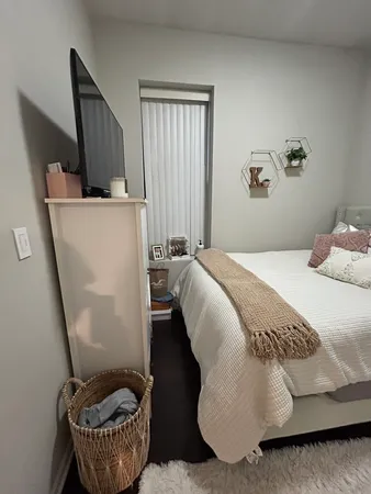 $3,195 | 1657 North Halsted Street, Unit 1R, Chicago, IL 60614