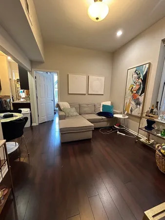 $3,195 | 1657 North Halsted Street, Unit 1R, Chicago, IL 60614