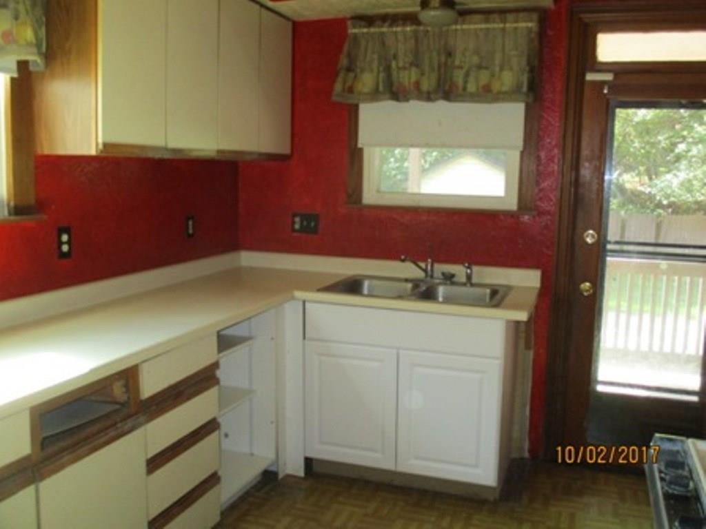 240 Provost Road Pittsburgh, PA 15234 - Photo 4 of 10 Gallery Image 4
