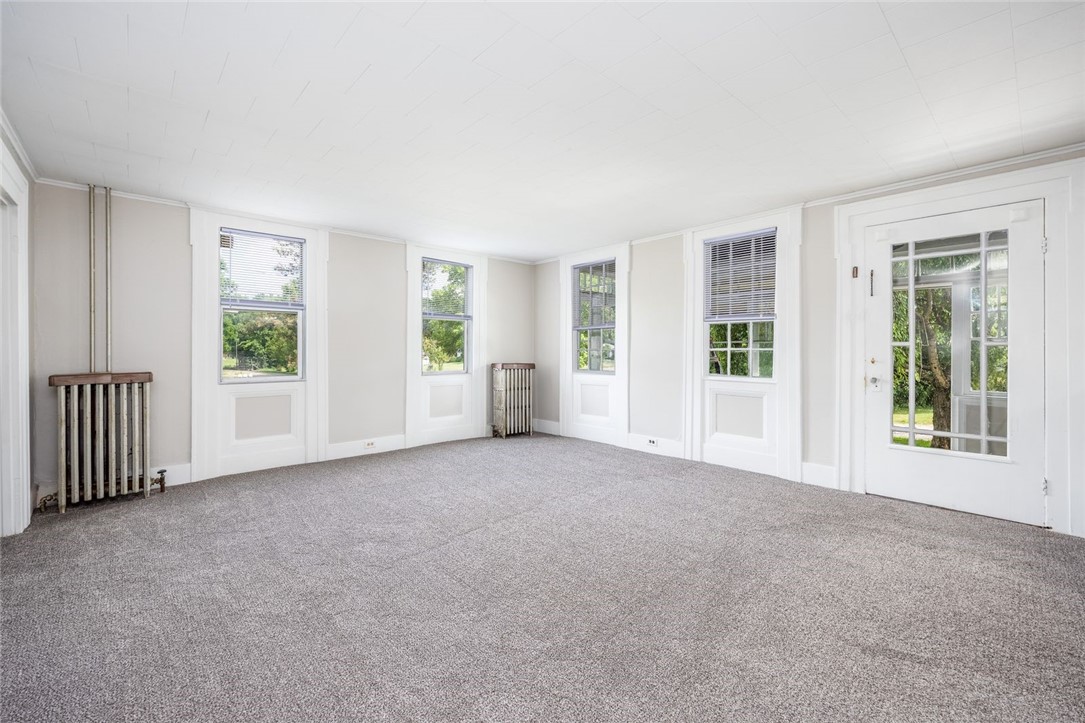 757 Holt Road Webster, NY 14580 - Photo 5 of 40