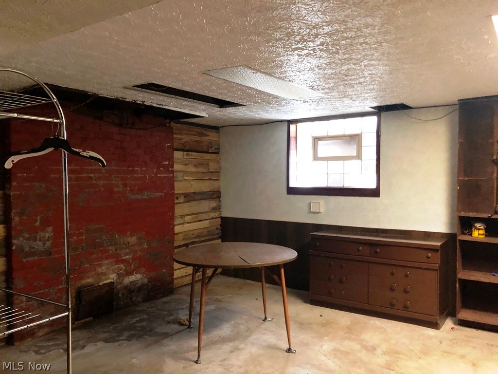 363 Litchfield Road Akron, OH 44305 - Photo 21 of 31 Gallery Image 21