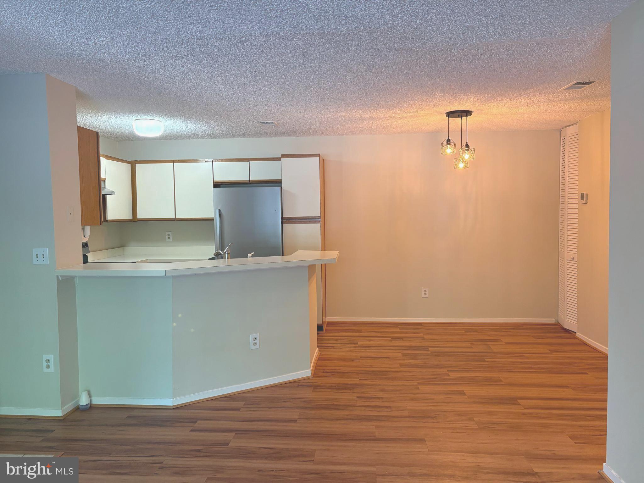 11705 A Summerchase Circle, Unit 1705A Reston, VA 20194 - Photo 3 of 18 Dining area