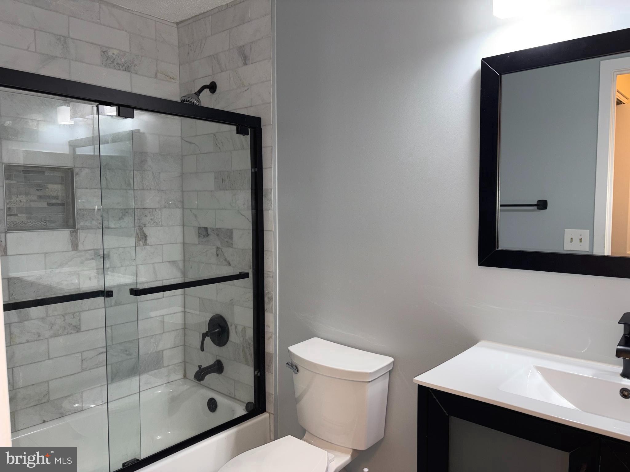 11705 A Summerchase Circle, Unit 1705A Reston, VA 20194 - Photo 8 of 18 Bathroom