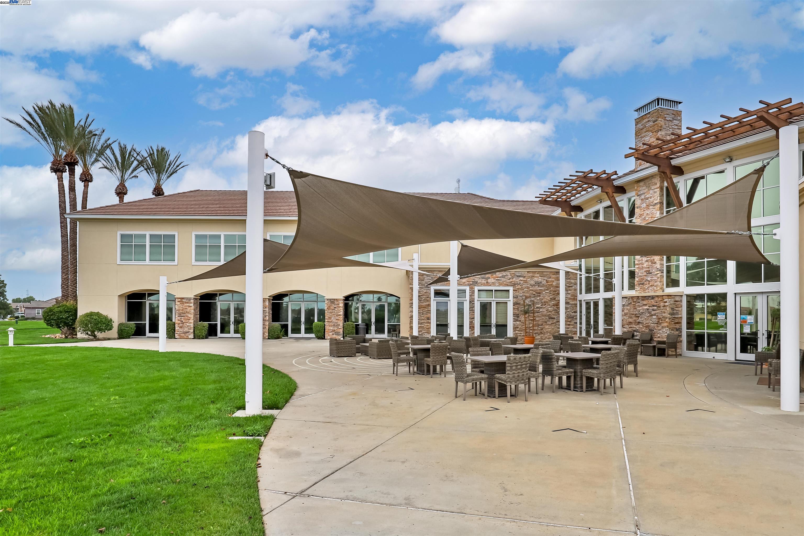 422 Saddle Rock Lane Rio Vista, CA 94571 - Photo 34 of 40 a view of a building with a patio