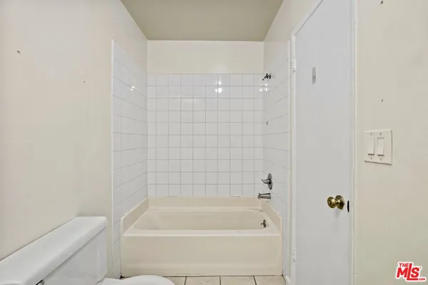 $3,580 | 1033 6th Street, Unit 108, Santa Monica, CA 90403