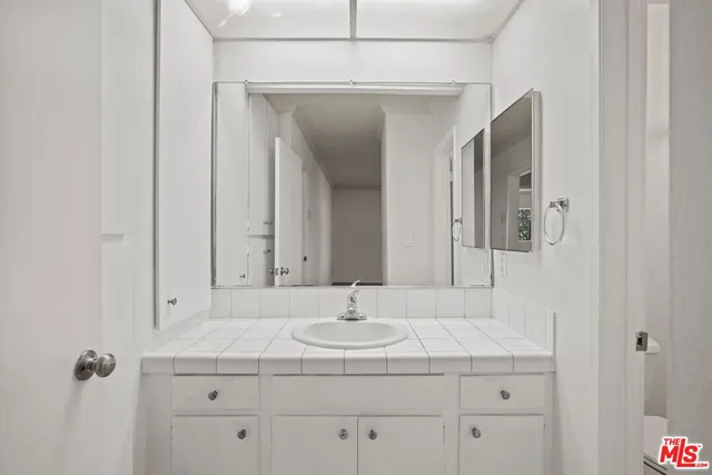 $3,850 | 1033 6th Street, Unit 108, Santa Monica, CA 90403