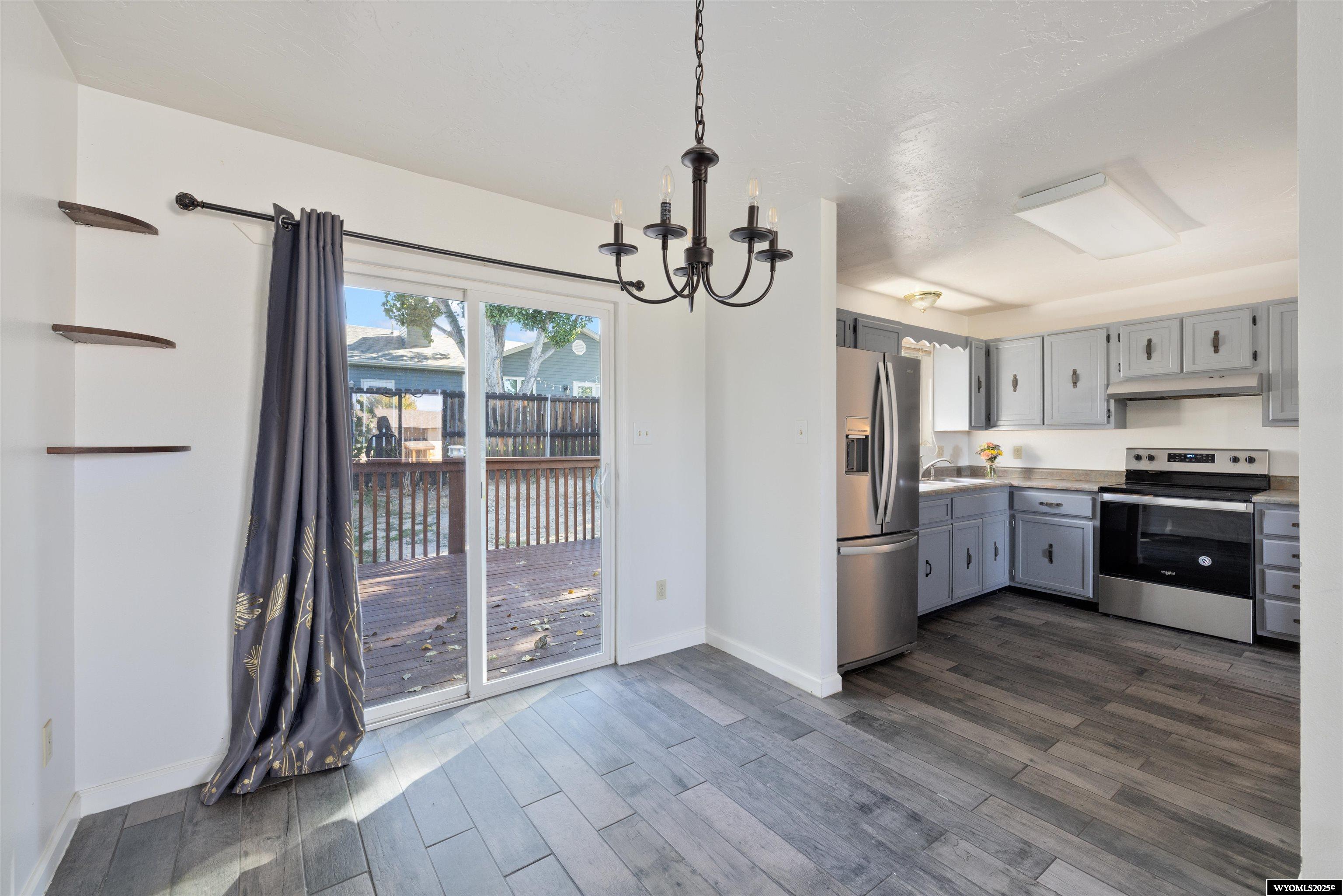 5021 South David Street Casper, WY 82601 - Photo 8 of 33