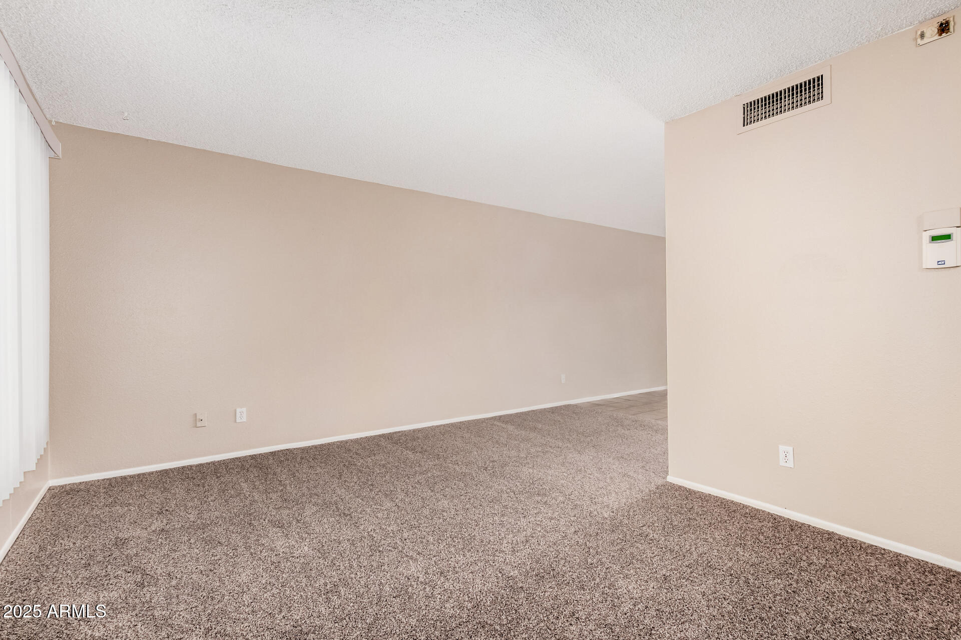 6556 South La Rosa Drive Tempe, AZ 85283 - Photo 4 of 22 06 La Rosa