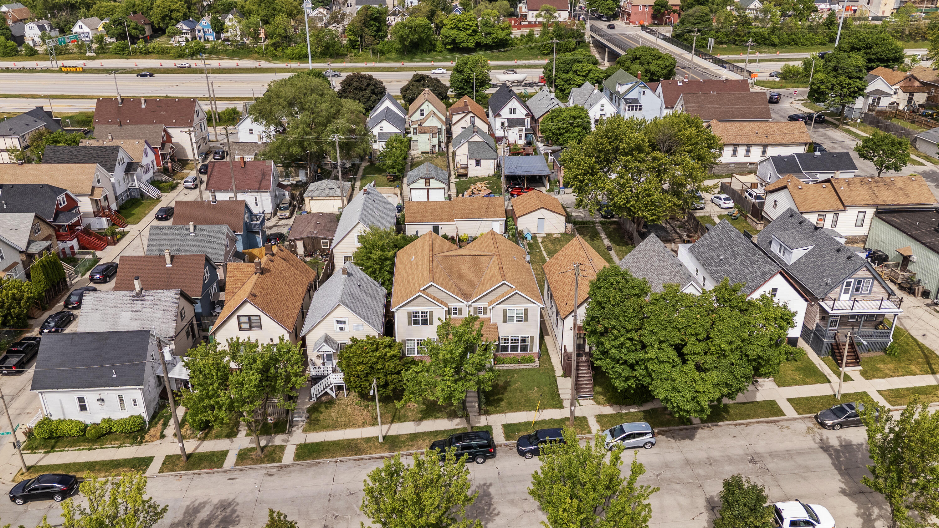 1825 South 3rd Street, Unit 1825 Milwaukee, WI 53204 - Photo 18 of 29 Aerial 2
