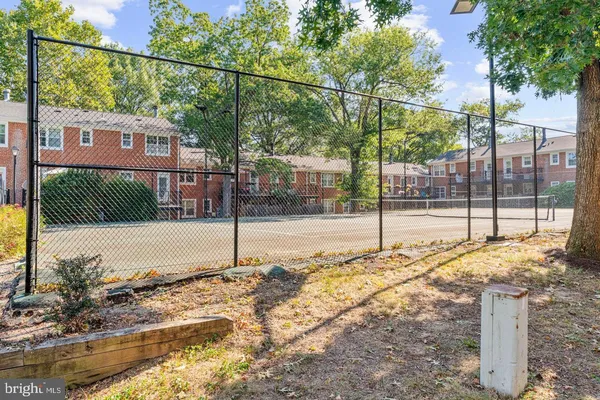 $390,000 | 2837 South Wakefield Street, Unit D, Arlington, VA 22206