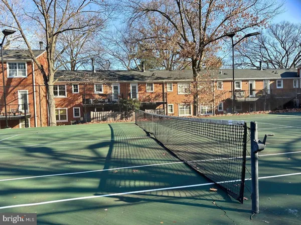 $390,000 | 2837 South Wakefield Street, Unit D, Arlington, VA 22206