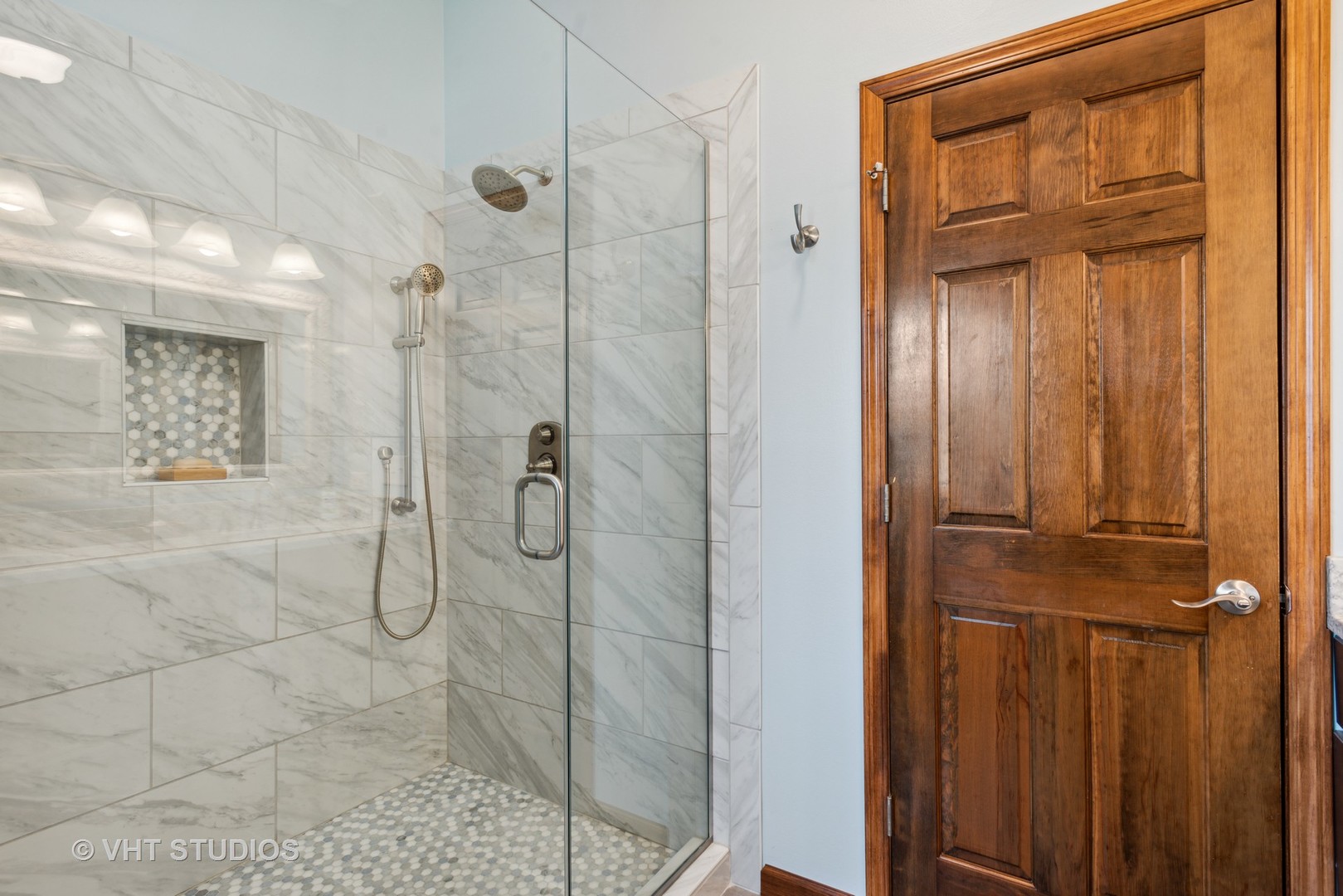 4338 Hatch Lane Lisle, IL 60532 - Photo 17 of 35 a bathroom with a shower