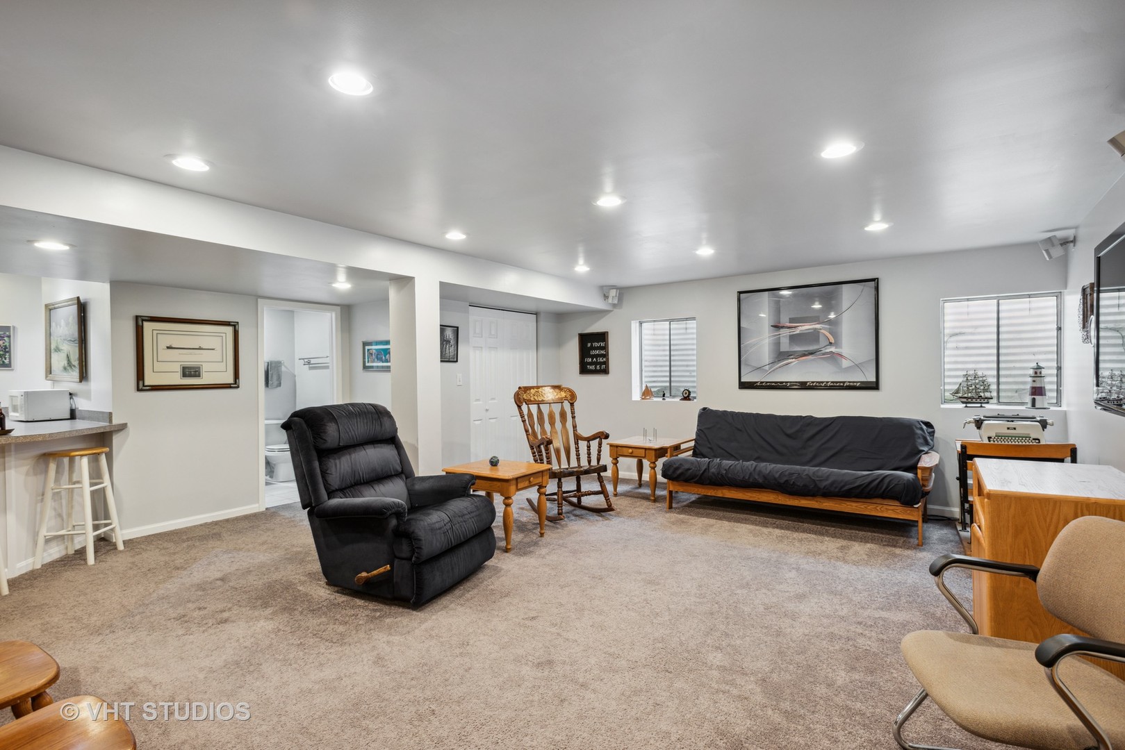 4338 Hatch Lane Lisle, IL 60532 - Photo 25 of 35 a living room with furniture and a window