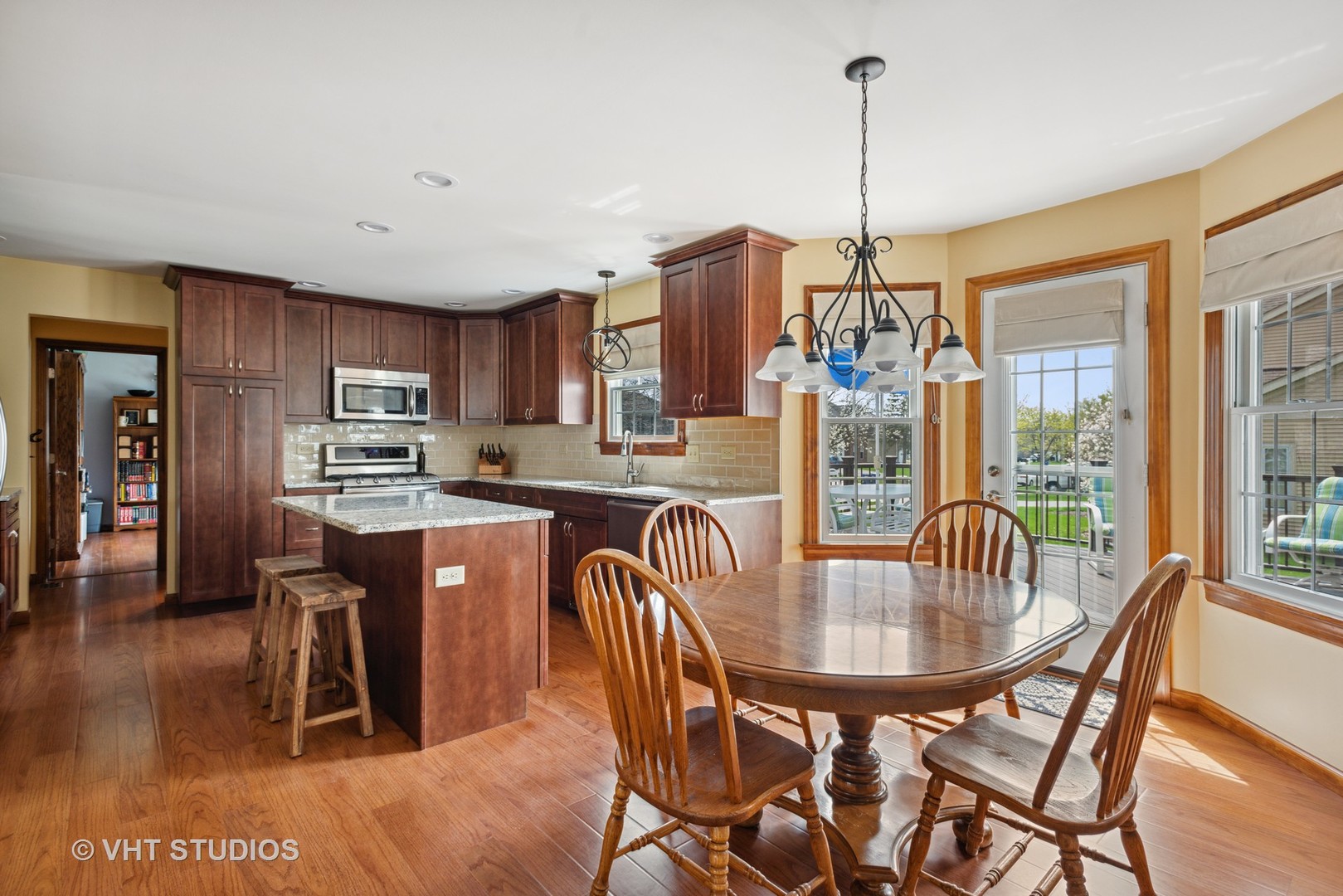 4338 Hatch Lane Lisle, IL 60532 - Photo 7 of 35