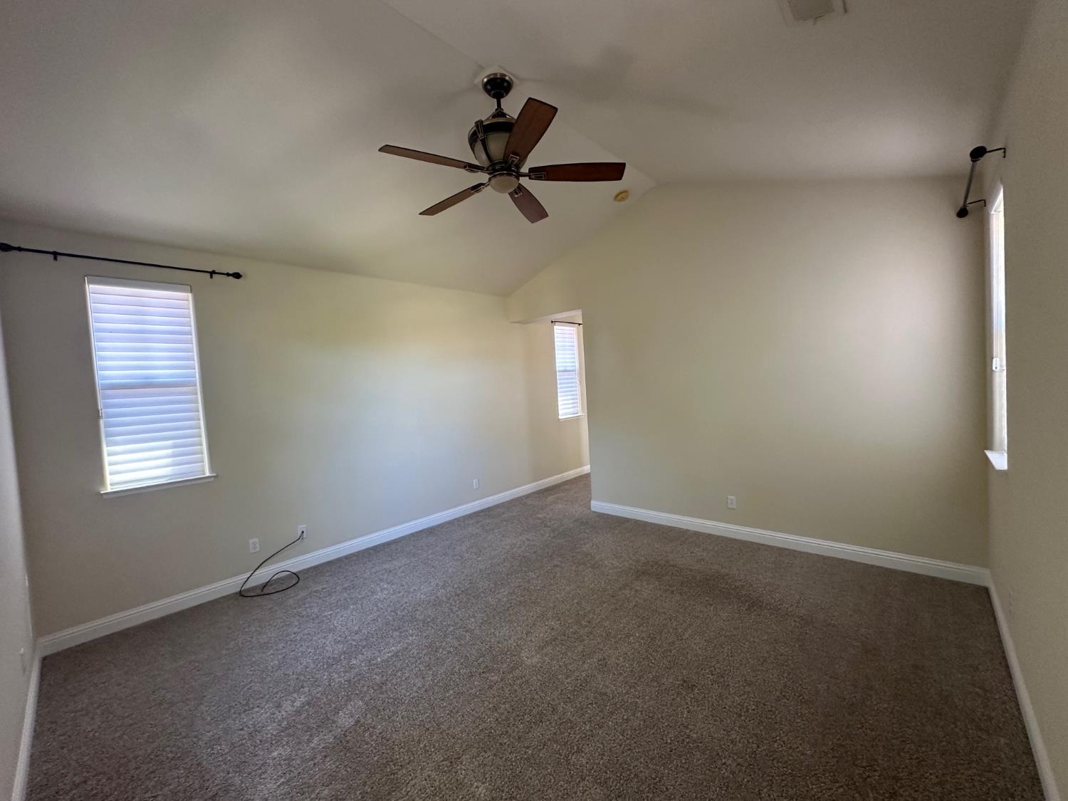 3852 Harlan Ranch Boulevard Clovis, CA 93619 - Photo 23 of 34