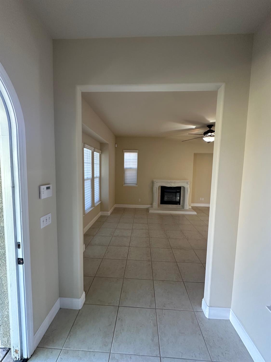 3852 Harlan Ranch Boulevard Clovis, CA 93619 - Photo 4 of 34