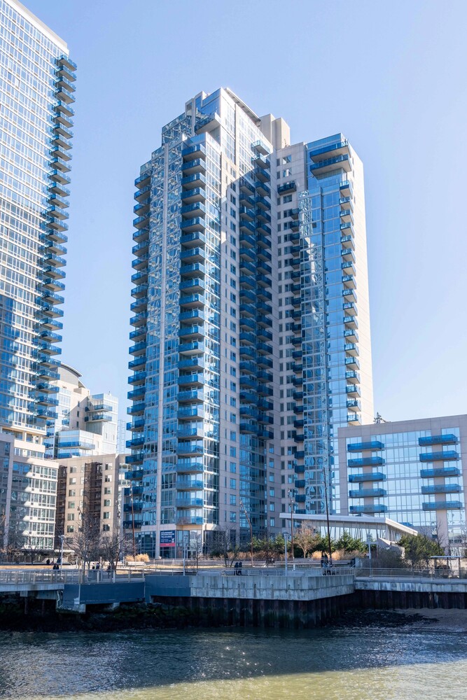 22 North 6th Street, Unit 25D Brooklyn, NY 11249 - Photo 18 of 20 a view of a tall building