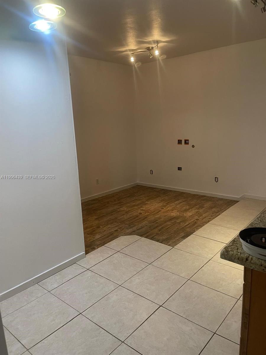 8635 Southwest 102nd Avenue Miami, FL 33173 - Photo 3 of 19