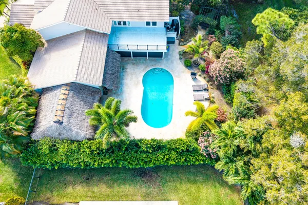 a view of a house with a big yard