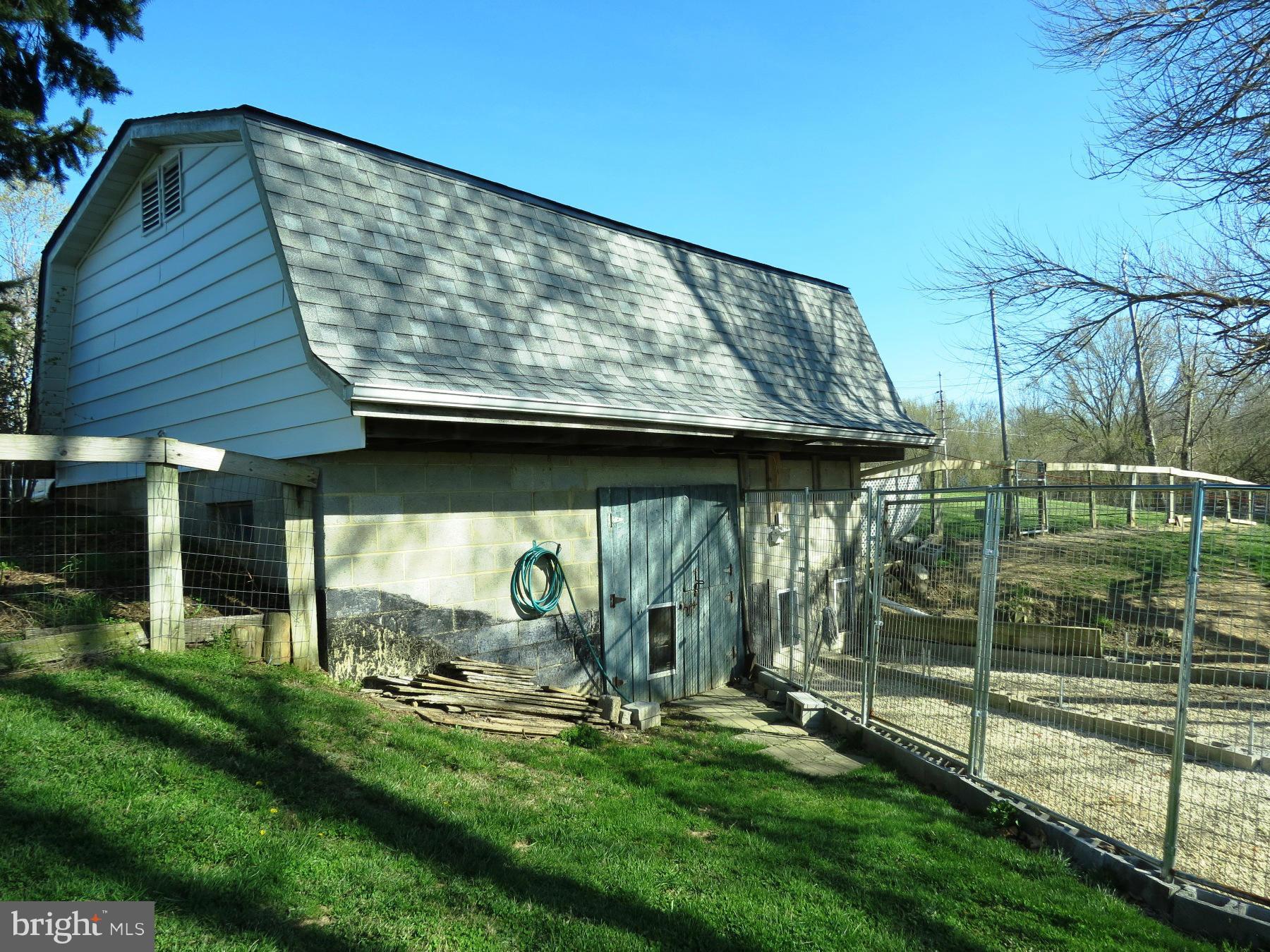 912 Winters Church Road Union Bridge, MD 21791 - Photo 26 of 30 Barn/Kennel