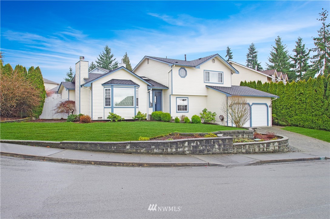 2124 Field Avenue Northeast Renton, WA 98059 - Photo 1 of 13