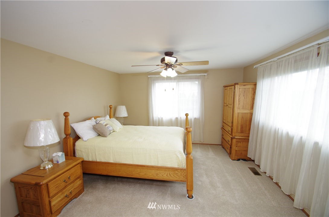 2124 Field Avenue Northeast Renton, WA 98059 - Photo 13 of 13