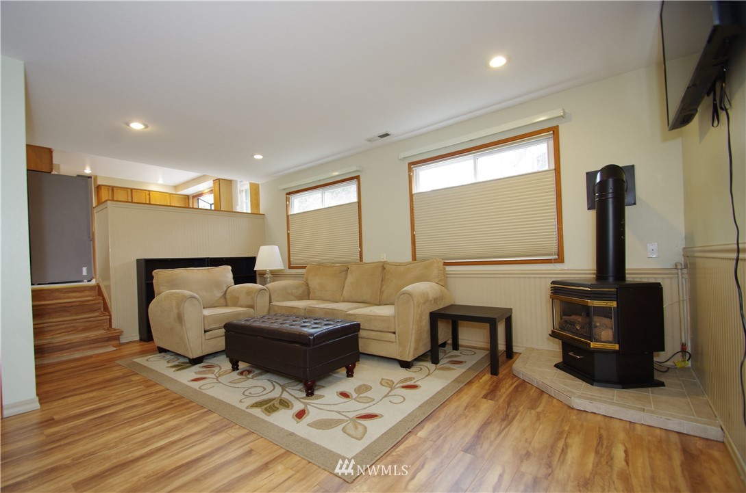 2124 Field Avenue Northeast Renton, WA 98059 - Photo 8 of 13