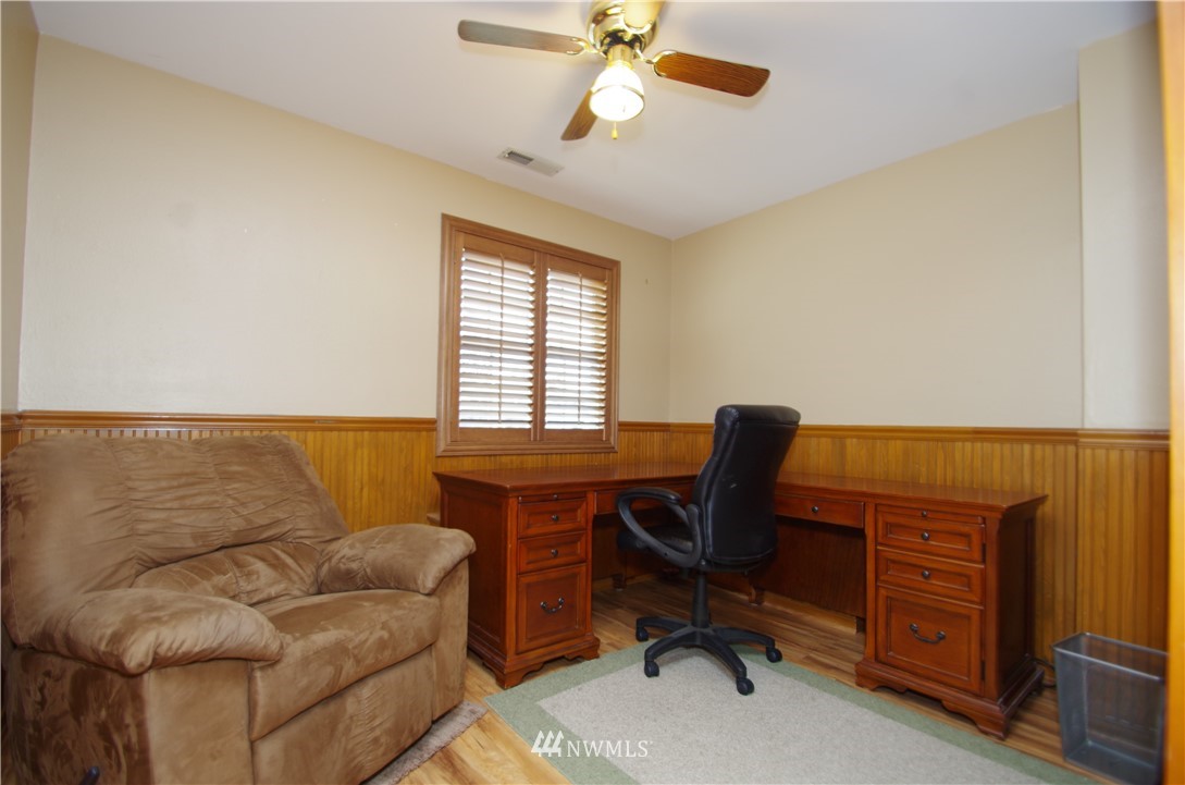 2124 Field Avenue Northeast Renton, WA 98059 - Photo 9 of 13
