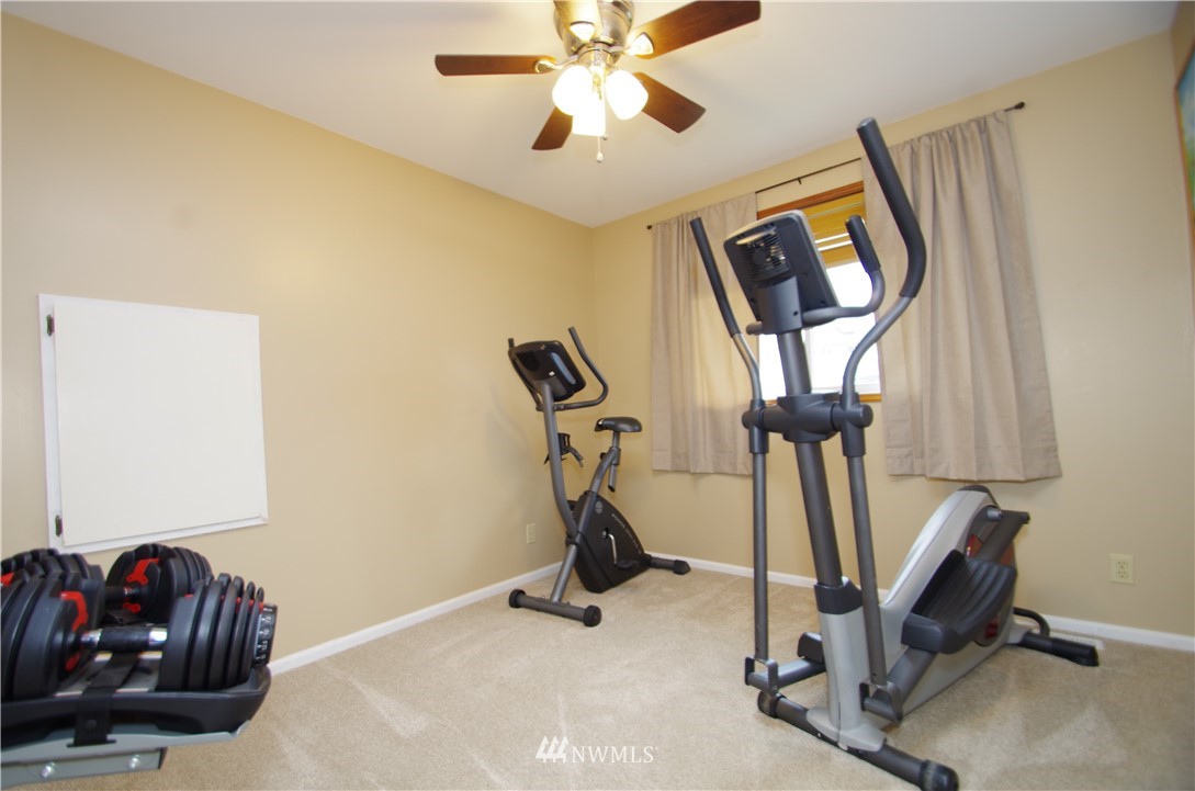 2124 Field Avenue Northeast Renton, WA 98059 - Photo 10 of 13