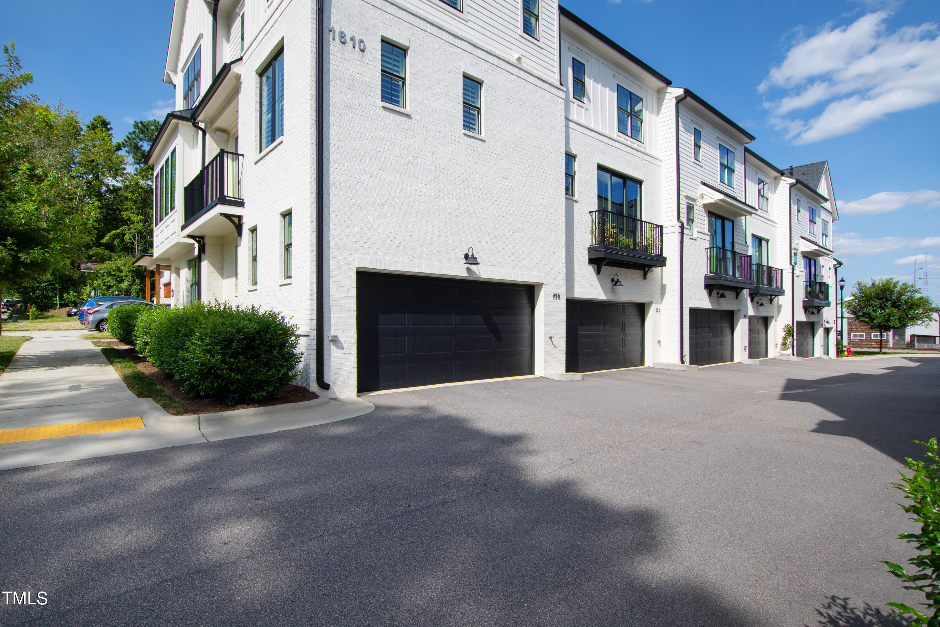 1610 Draper View Loop, Unit 106 Raleigh, NC 27608 - Photo 26 of 36 Front 2