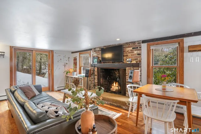 $480,000 | 7 Peaceable Street, Redding, CT 06896