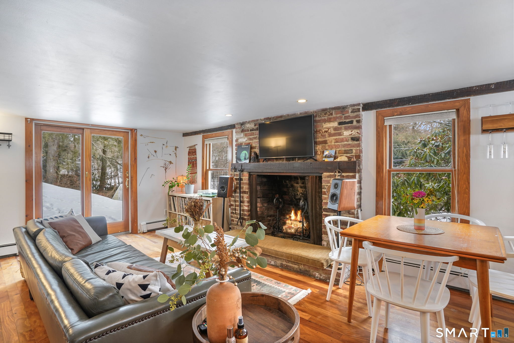 7 Peaceable Street Redding, CT 06896 - Photo 4 of 27