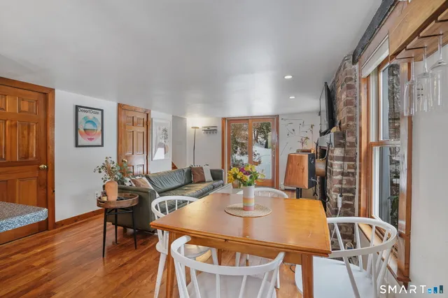 $480,000 | 7 Peaceable Street, Redding, CT 06896