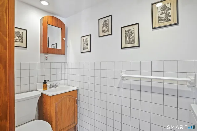 $480,000 | 7 Peaceable Street, Redding, CT 06896