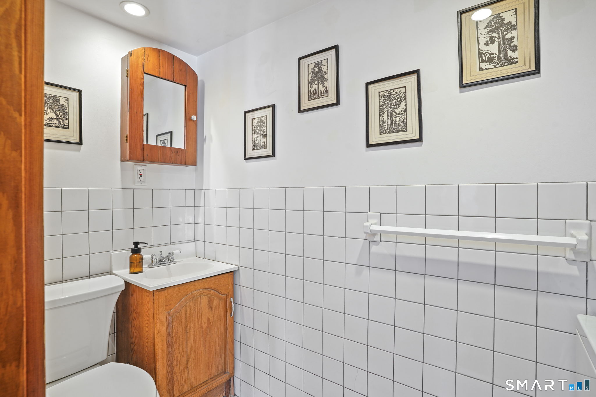 7 Peaceable Street Redding, CT 06896 - Photo 9 of 27