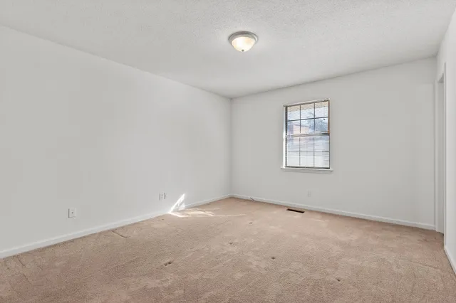 $1,595 | 2612 Hickory Valley Road, Unit A, Chattanooga, TN 37421