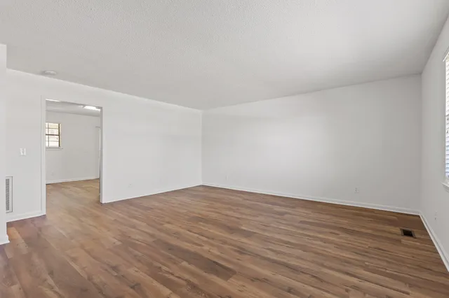 $1,595 | 2612 Hickory Valley Road, Unit A, Chattanooga, TN 37421