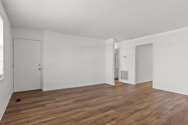 $1,595 | 2612 Hickory Valley Road, Unit A, Chattanooga, TN 37421