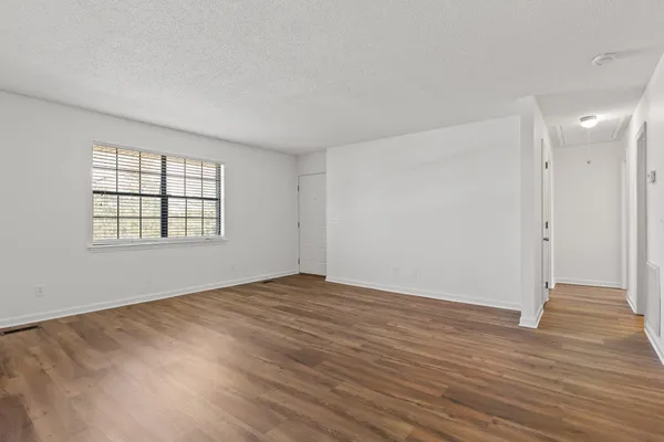 $1,495 | 2612 Hickory Valley Road, Unit A, Chattanooga, TN 37421