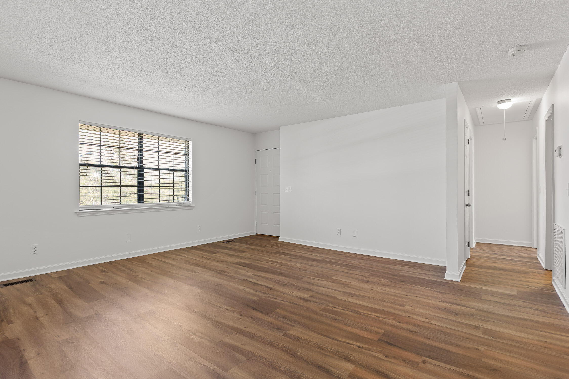 2612 Hickory Valley Road, Unit A Chattanooga, TN 37421 - Photo 5 of 20 10-Hickory Valley-10