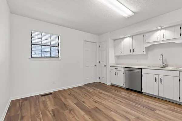 $1,495 | 2612 Hickory Valley Road, Unit A, Chattanooga, TN 37421