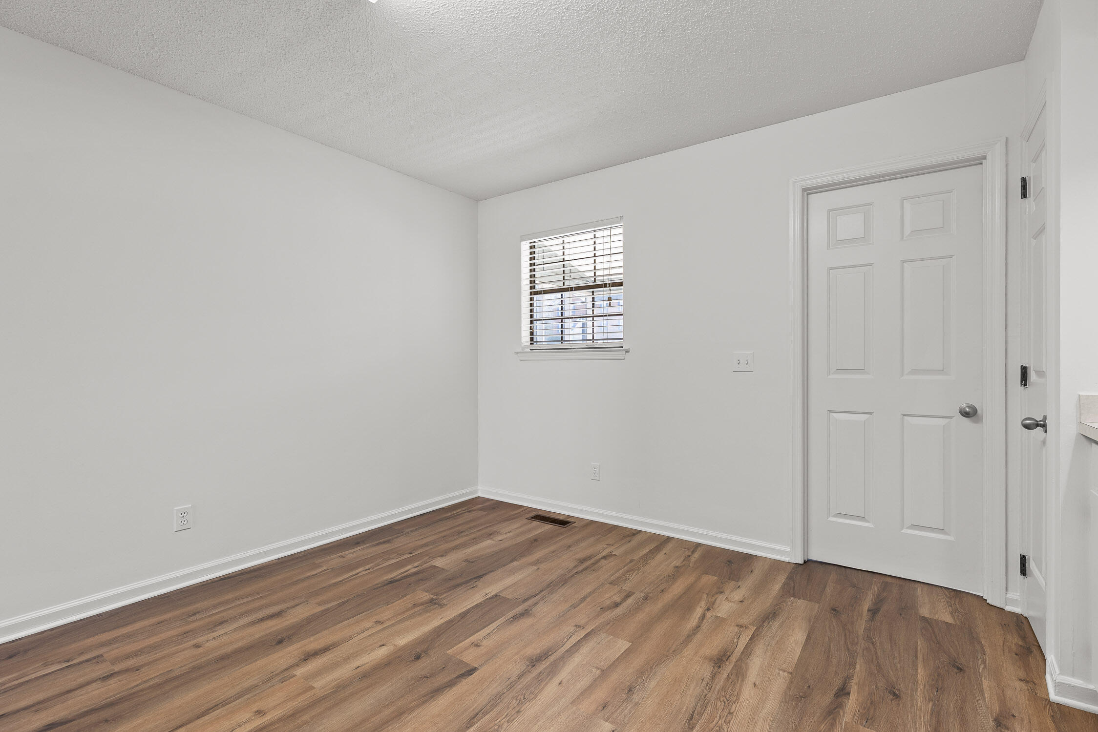 2612 Hickory Valley Road, Unit A Chattanooga, TN 37421 - Photo 10 of 20 15-Hickory Valley-15