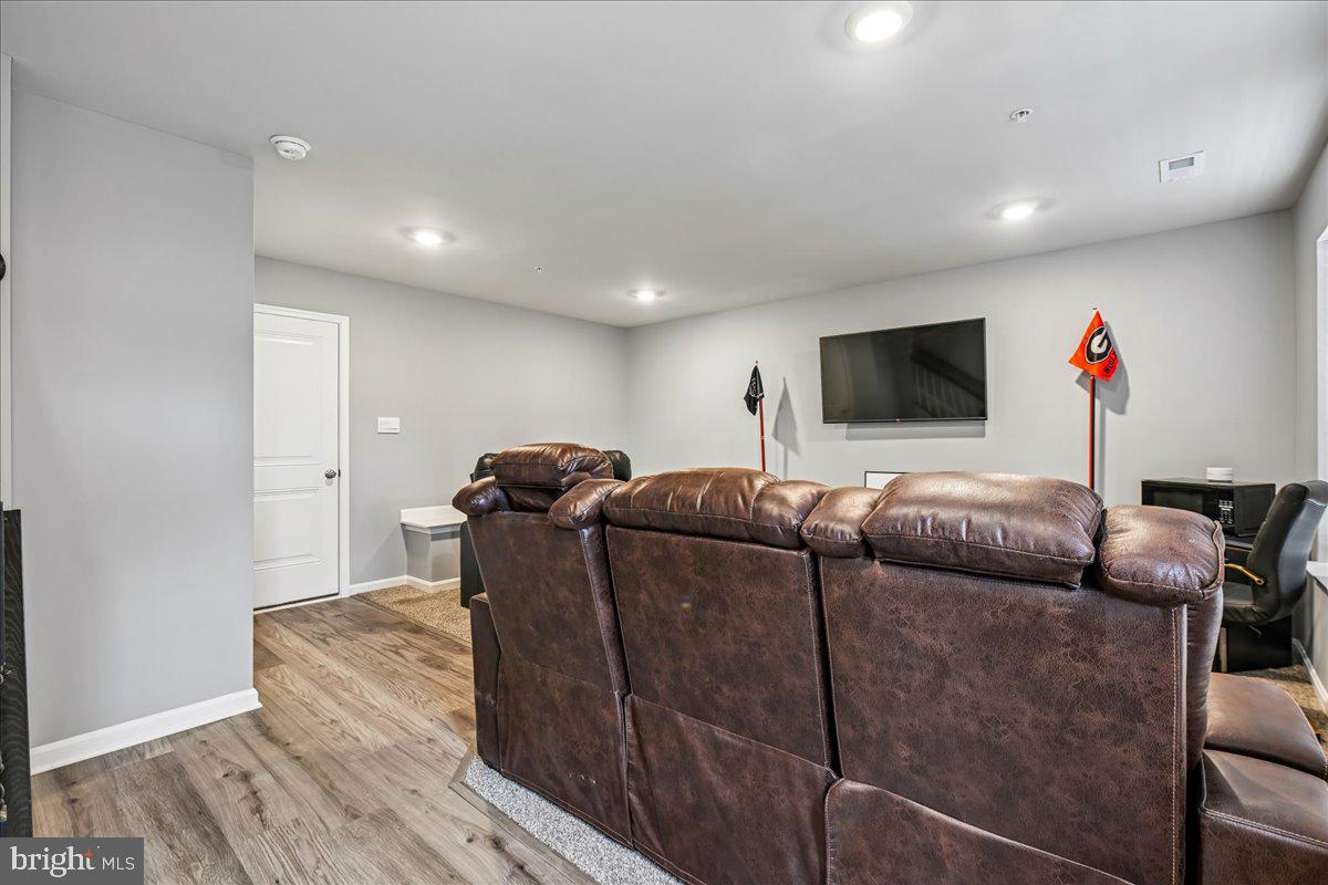 6619 Darter Way Clinton, MD 20735 - Photo 6 of 20 Living Room