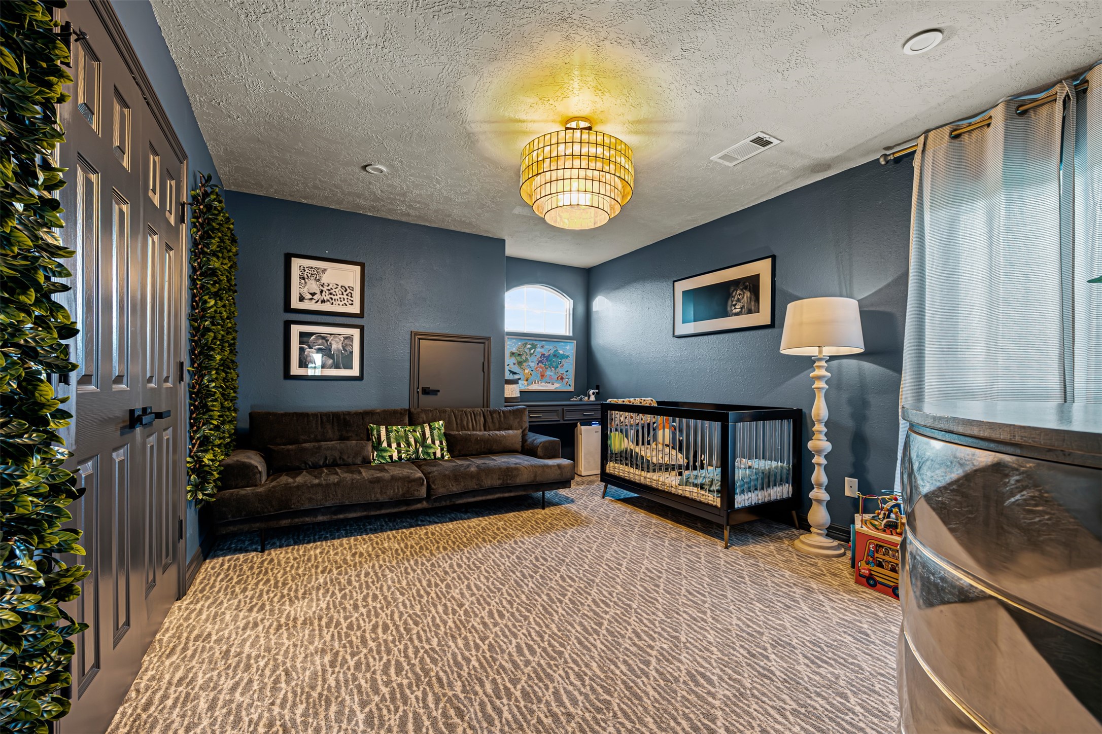 12345 White Oak Point Conroe, TX 77304 - Photo 29 of 50 a living room with furniture and a wooden floor