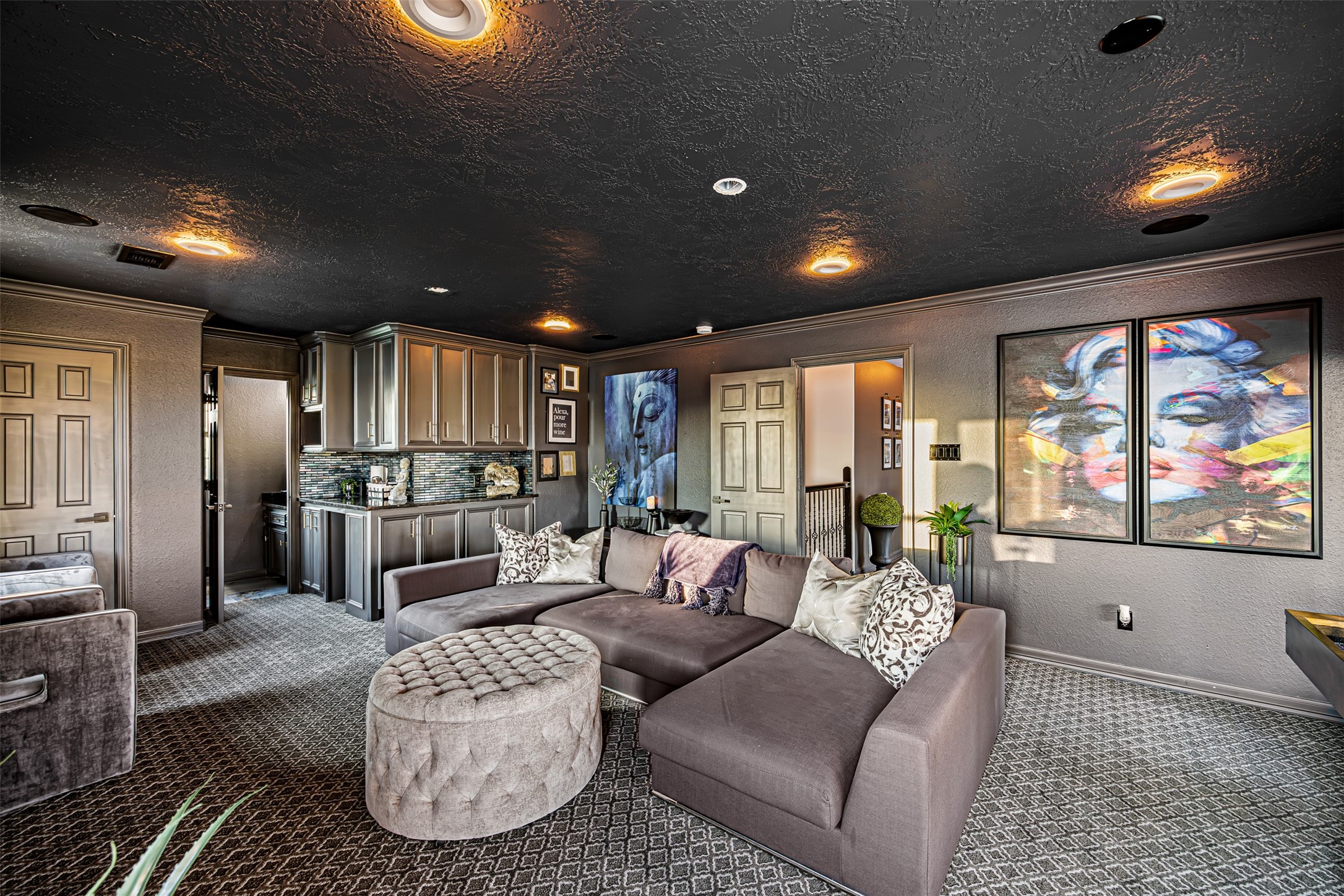 12345 White Oak Point Conroe, TX 77304 - Photo 33 of 50 a living room with furniture and a large window