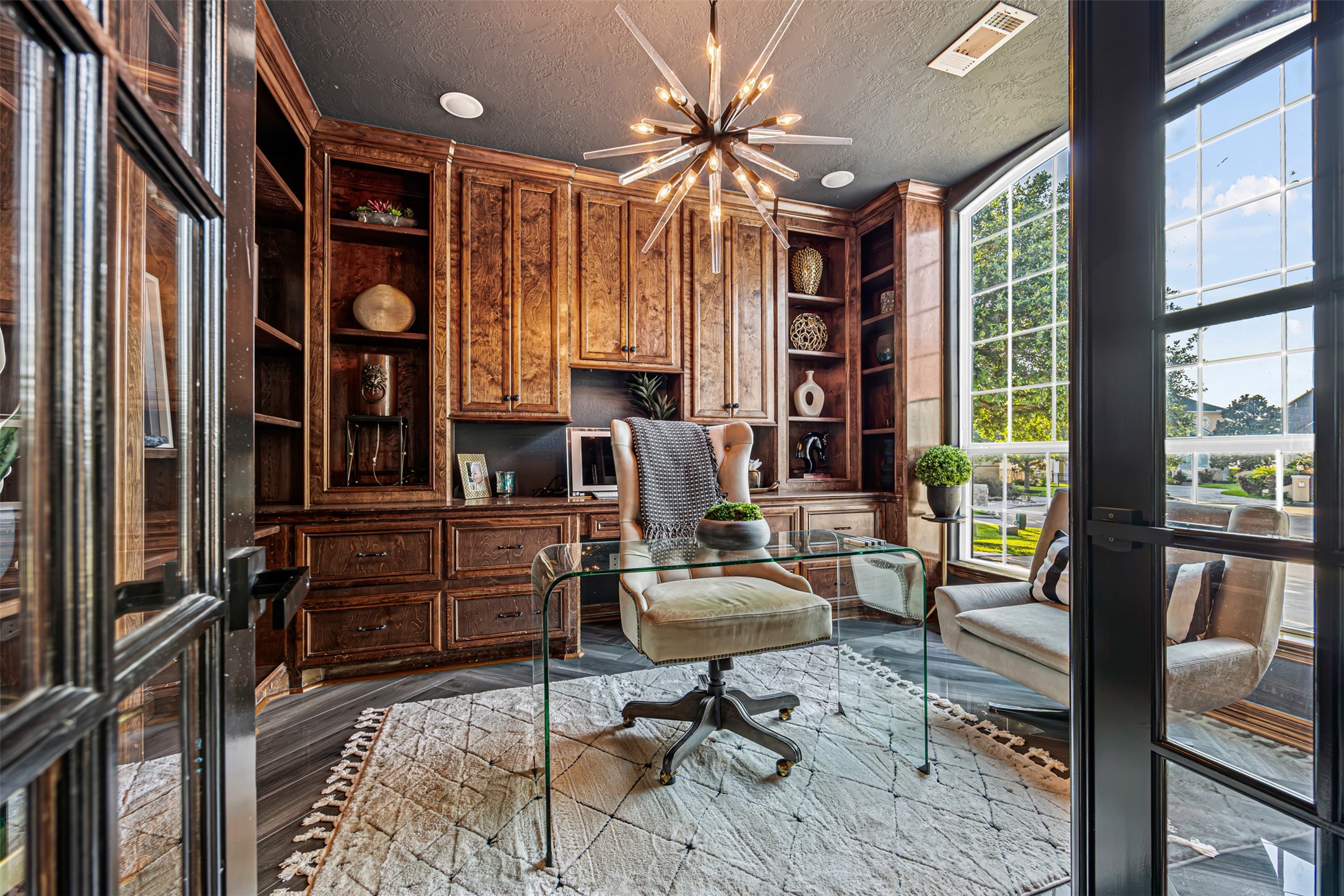12345 White Oak Point Conroe, TX 77304 - Photo 4 of 50 a living room with furniture and a floor to ceiling window