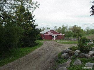 15400 Hawley Road Holly, MI 48442 - Photo 5 of 6 Mare barn w/5 stalls